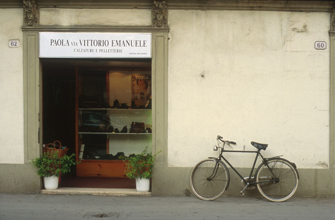 SHOE STORE LUCCA F